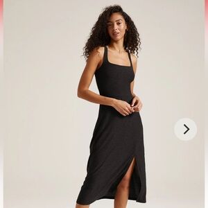 Beyond Yoga Featherweight Getaway Dress- x small in black